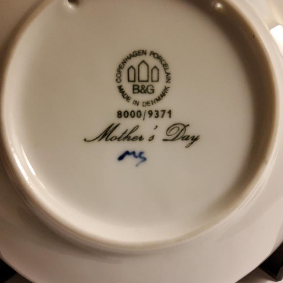 B&G Copenhagen Porcelain Mother's Day Plates - Set of 2 - Picture 4 of 4